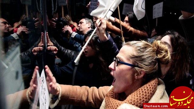 www.dustaan.com کارگردان بدنام زنان پاریسی را خشمگین کرد +عکس