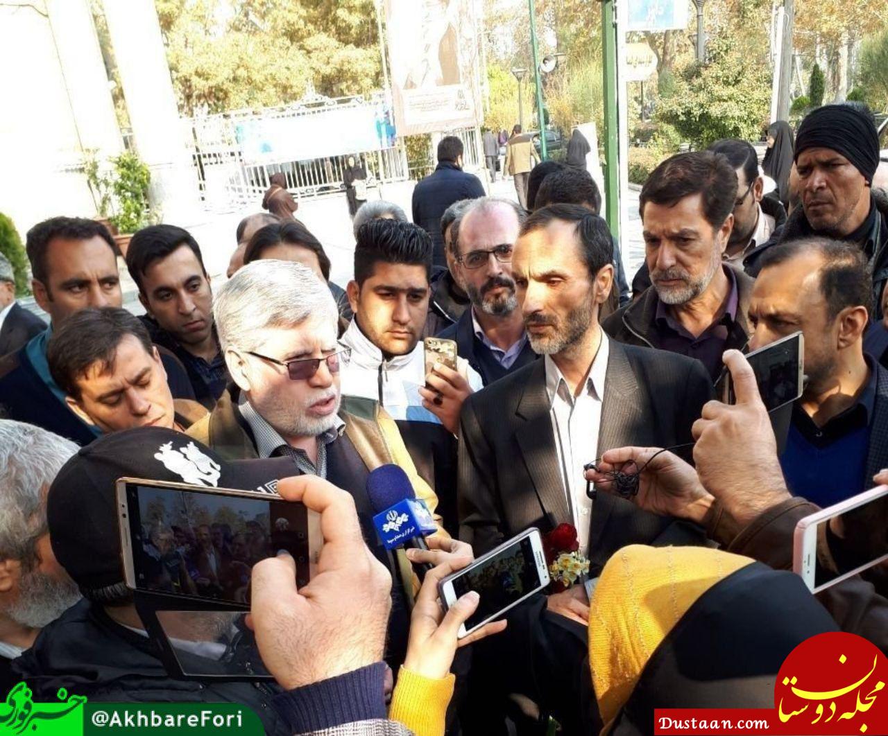 www.dustaan.com خروج بقایی و جوانفکر از دادسرای تهران، با گل رز و نرگس! +عکس