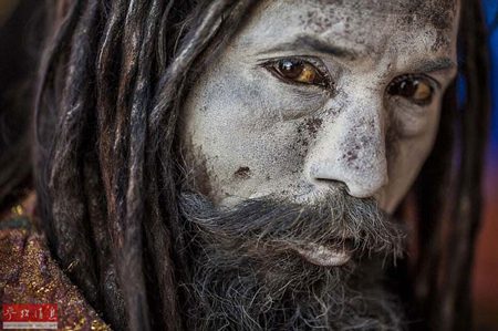 تصاویری باور نکردنی از قبیله "آدمخوار" ها در هند!