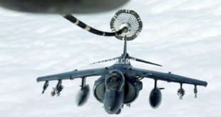 عکس: لحظه سوختگیری هواپیمای جنگی آمریکا در اسمان عراق