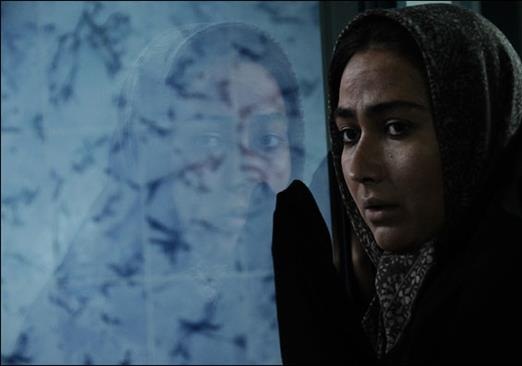 پوستر انا نعمتی در فیلم انارهای نارس