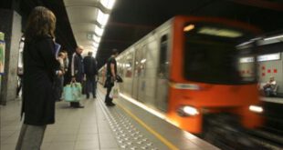 حرکت زشت و ناپسند این خانم ها در مترو + تصاویر