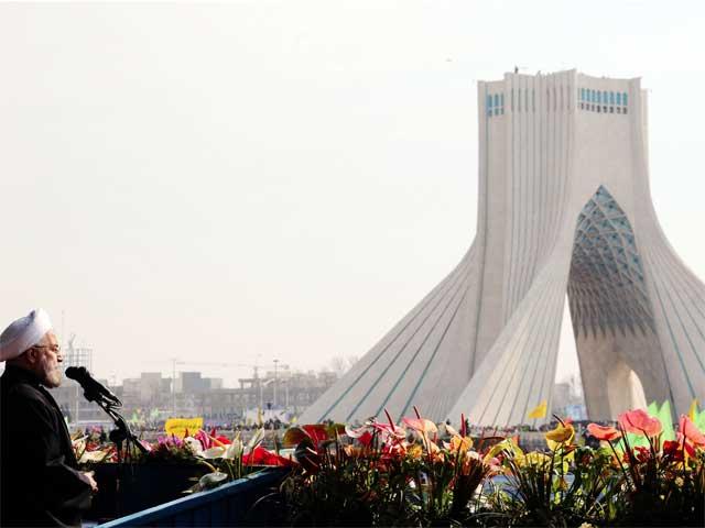 سخنرانی رئیس جمهور عزیز کشورمان در سی و پنجمین سال از پیروزی شکوهمند انقلاب اسلامی در جمع عظیم و پرشکوه مردم