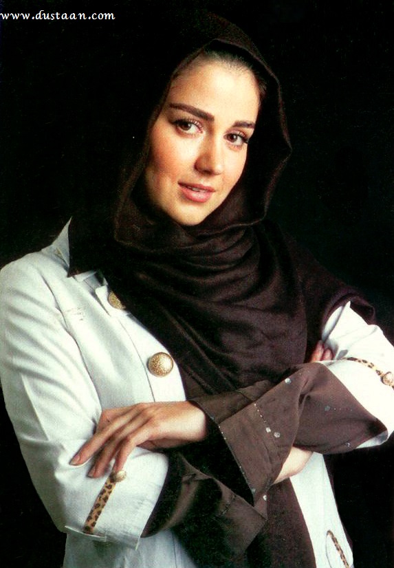 بازیگران و هنرمندان معروفی که در اردیبهشت به دنیا امده اند! افسانه پاکرو ۱۱ اردیبهشت ۱۳۶۲ در تهران به دنیا امده است