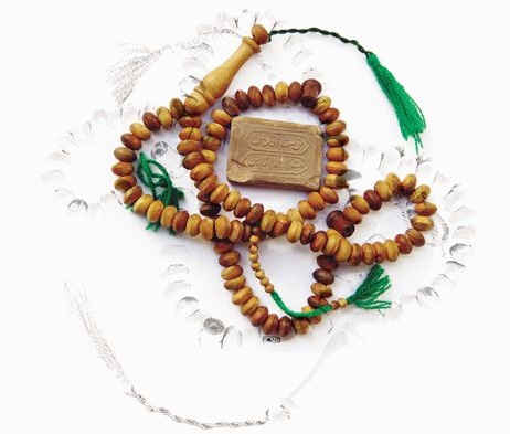 دختری 16 ساله ام که هم عاشق لاک زدن هستم هم می خواهم نماز بخوانم؟!