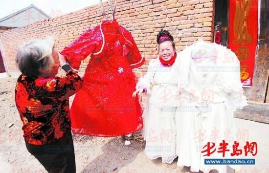 زن چینی هر روز عروس می شود!!!/تصویر