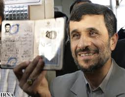بازگشت محمود احمدی نژاد به نفع روحانی است!