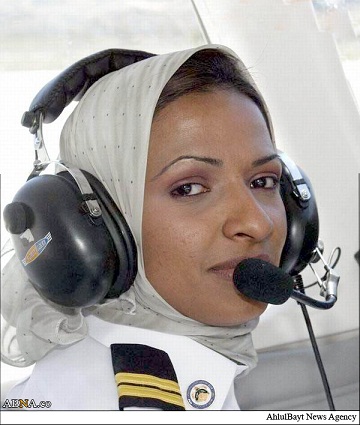 اولین خلبان زن در تاریخ عربستان توانست مجوز پرواز بگیرد! +تصویر