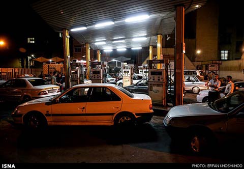 پمپ های بنزین تهران را بعد از اجرای قیمت جدید سوخت ببینید/ تصاویر
