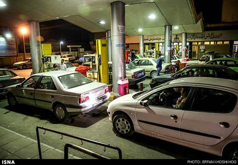 پمپ های بنزین تهران را بعد از اجرای قیمت جدید سوخت ببینید/ تصاویر