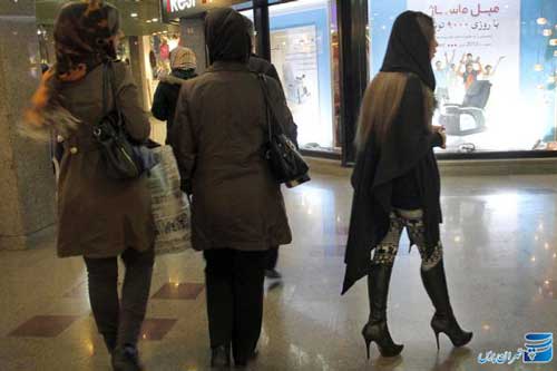  تصاویر/ کشف حجاب و بی بندوباری دختران در خیابانهای تهران