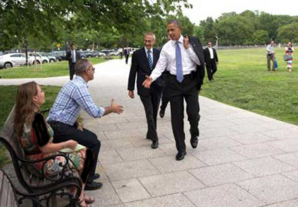 حرکت غیر منتظره اوباما مردم را شگفت زده کرد! +عکس