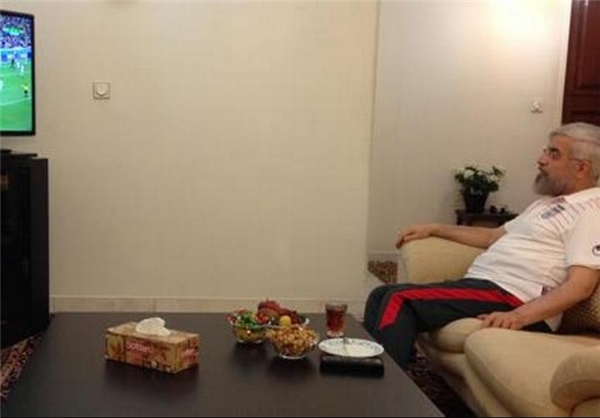 عکس/ رئیس جمهور در منزل هنگام تماشای فوتبال ایران