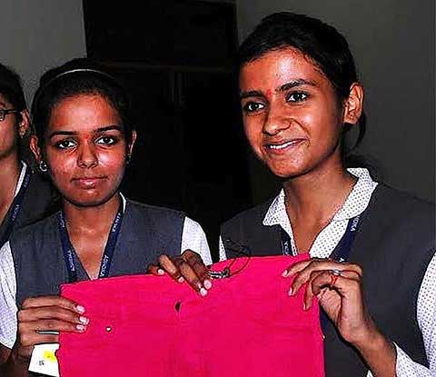 خلاقیت 2 دختر هندی در طراحی شلوار ضد «تجاوز»! +عکس