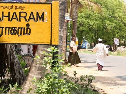 مردی که 25 سال است به عقب راه می رود! +تصاویر