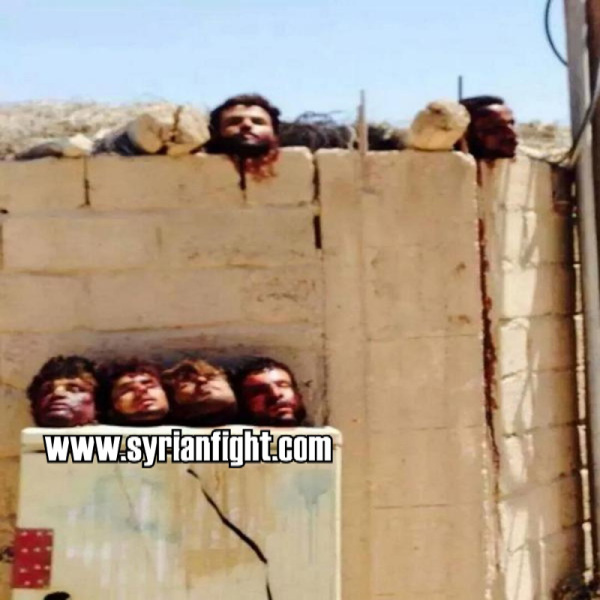 تصاویر/ سربریدن وحشیانه 700 نفر از اهالی دیروالزور بدست داعش (18+)