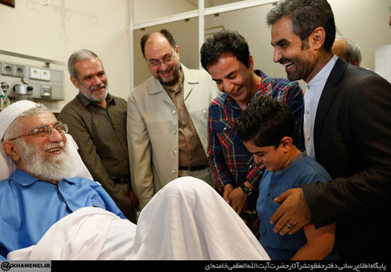 تصاویر/ عیادت عمو پورنگ و امیرمحمد از رهبری