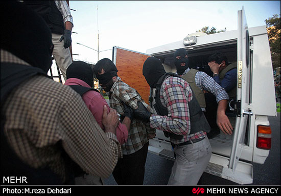 تصاویر/  اعدام 4 متجاوز به عنف در شیراز (18+)