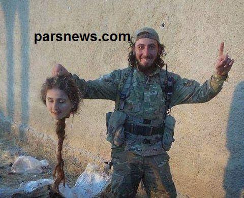 عکس/ افتخار یک داعشی به بریدن سر یک دختر کرد