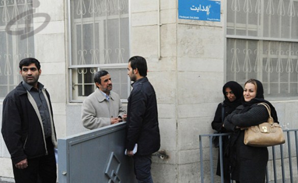 تصاویر/ صف مراجعه به احمدی‌نژاد!