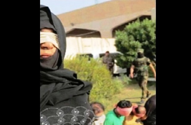 دستگیری 10 داعشی در لباس زنانه! +عکس