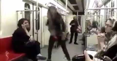 رقص دختر جوان در متروی تهران جهانی شد! +عکس