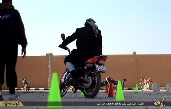 www.dustaan.com-آموزشگاه رانندگی داعش!۶