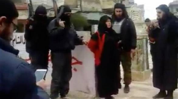 تصاویر/ اعدام یک زن سوری توسط جبهه النصره