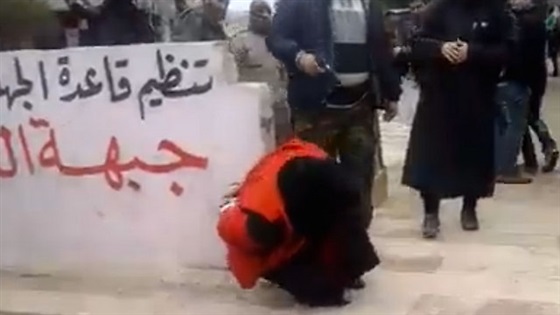 www.dustaan.com-اعدام یک زن سوری توسط جبهه النصره2