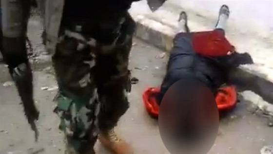 www.dustaan.com-اعدام یک زن سوری توسط جبهه النصره3