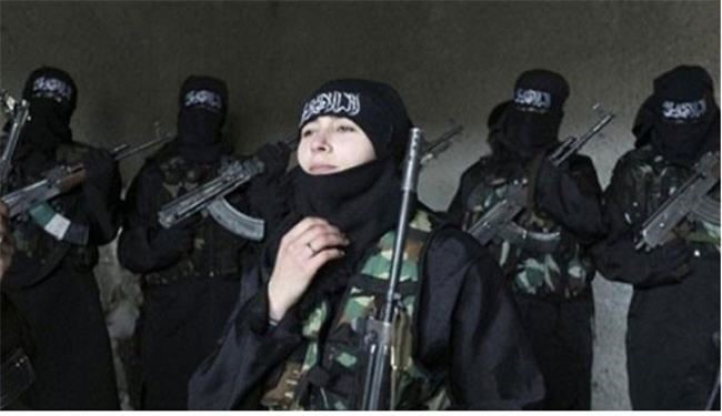 فرار تروریست معروف زن از دست داعش! +عکس