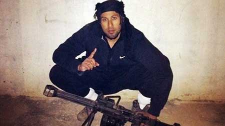 www.dustaan.com-باربی داعش به خاطر اسپری بدن به کشورش بازگشت!