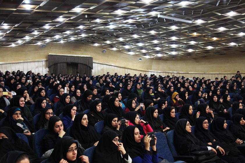 www.dustaan.com-چادری شدن دختران دانشجو توسط الهام چرخنده!۲