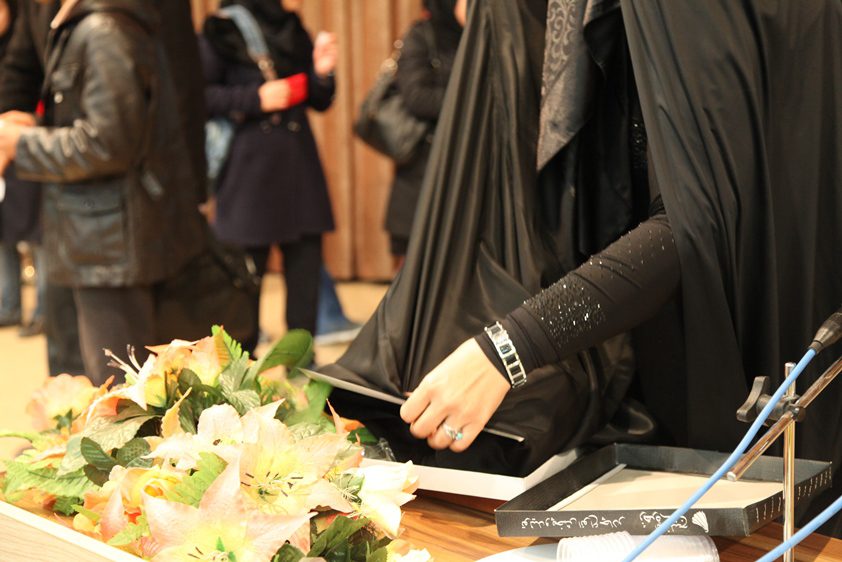 www.dustaan.com-چادری شدن دختران دانشجو توسط الهام چرخنده!۵