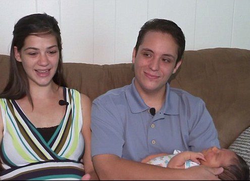 dustaan.com-زایمان اجباری زن جوان در خودرو۵