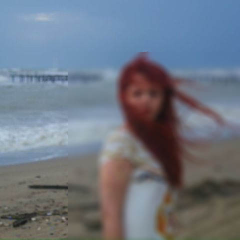 dustaan.com-اخبارروز-اخبار-روز-ایران-جهان-خبرپو-خبریاب-خبر-خوان-شهرخبر-عکس هایی بی حجاب از چکامه چمن ماه!۳