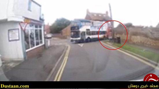 اتوبوس این پسر را روی زمین کشید +تصاویر