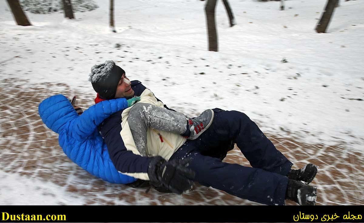www.dustaan.com-برف بازی تهرانی‌ ها در پارک قیطریه! +تصاویر