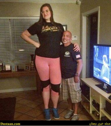 دختر غول پیکر در کنار یک مرد