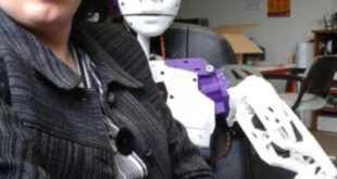 ربات نامزد این زن فرانسوی