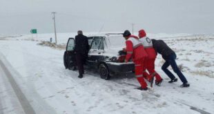 امدادرسانی به مسافران گرفتار در برف و کولاک تسوج