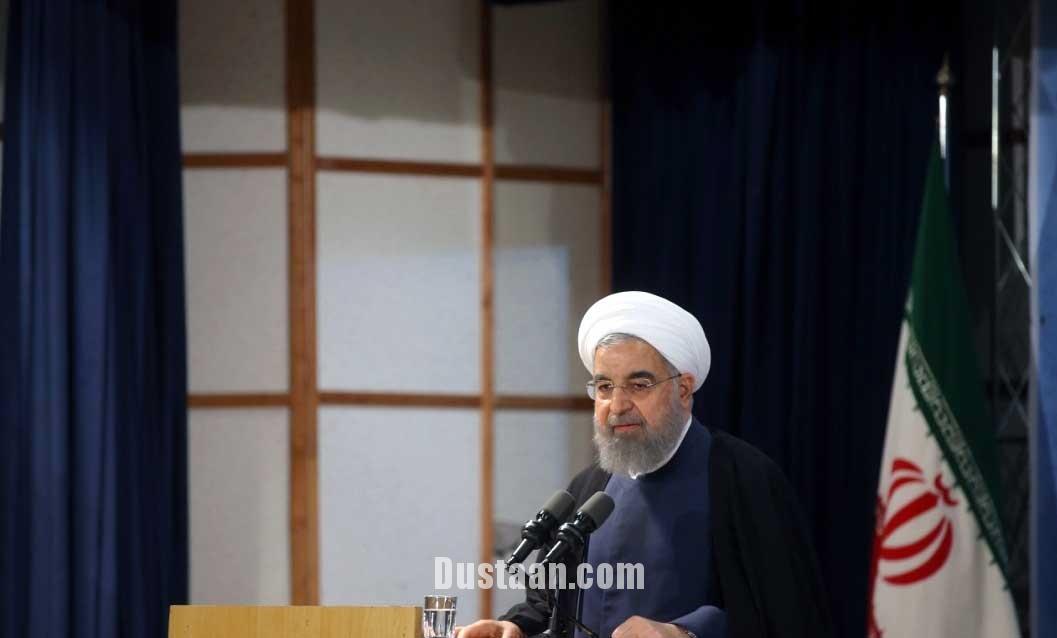 تصاویر حضور روحانی در وزارت کشور برای ثبت نام