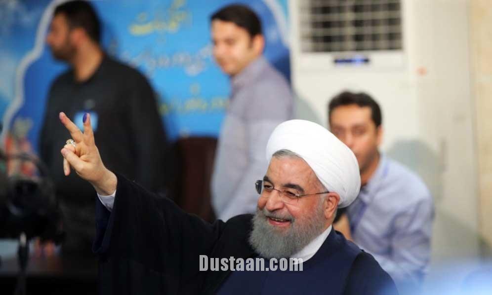 تصاویر حضور روحانی در وزارت کشور برای ثبت نام
