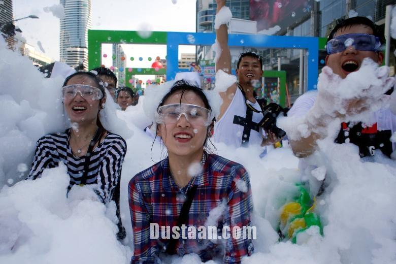 تصاویر فستیوال آب تایلندی ها در جشن سال نو