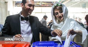 اخبار,اخبار گوناگون,عروس و داماد مشهدی در پای صندوق رأی