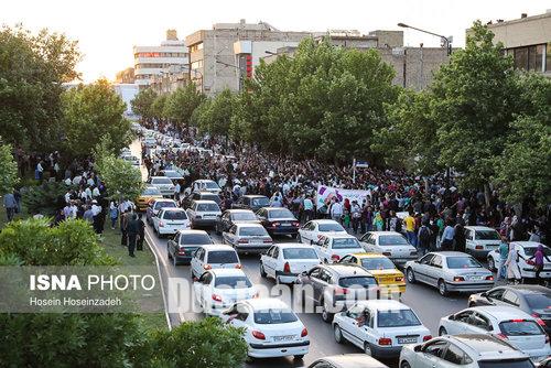 شادی مردم مشهد پس از انتخابات/تصاویر