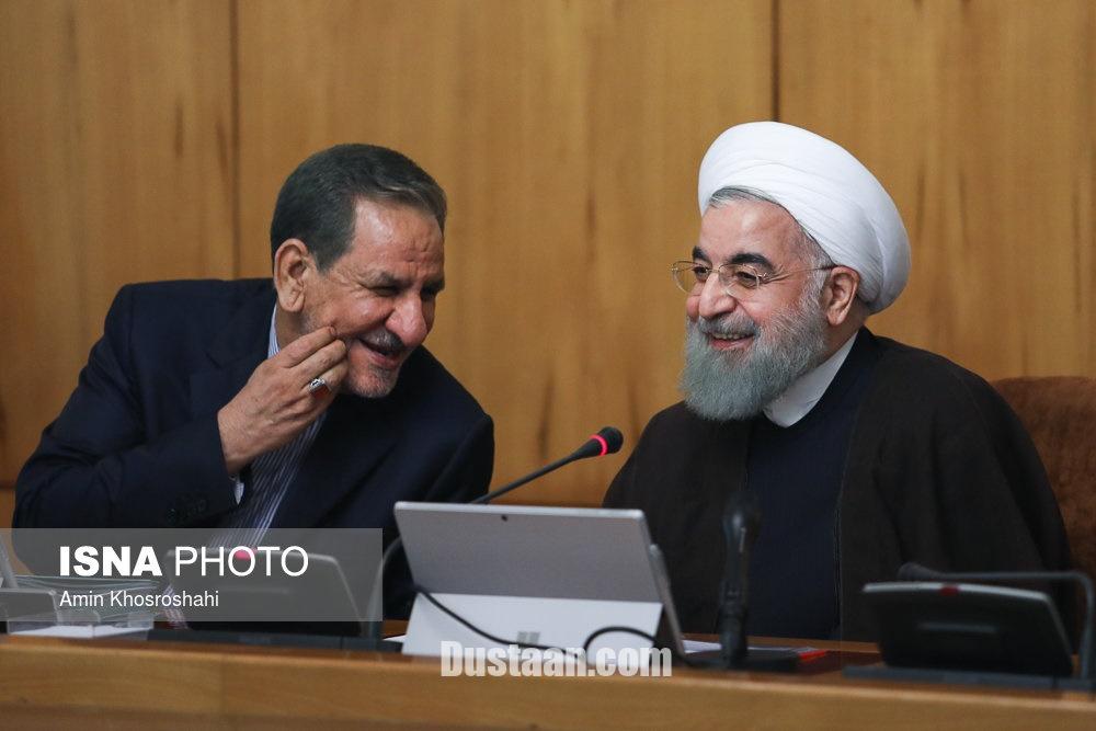 خنده های روحانی در جلسه هیات دولت/تصاویر