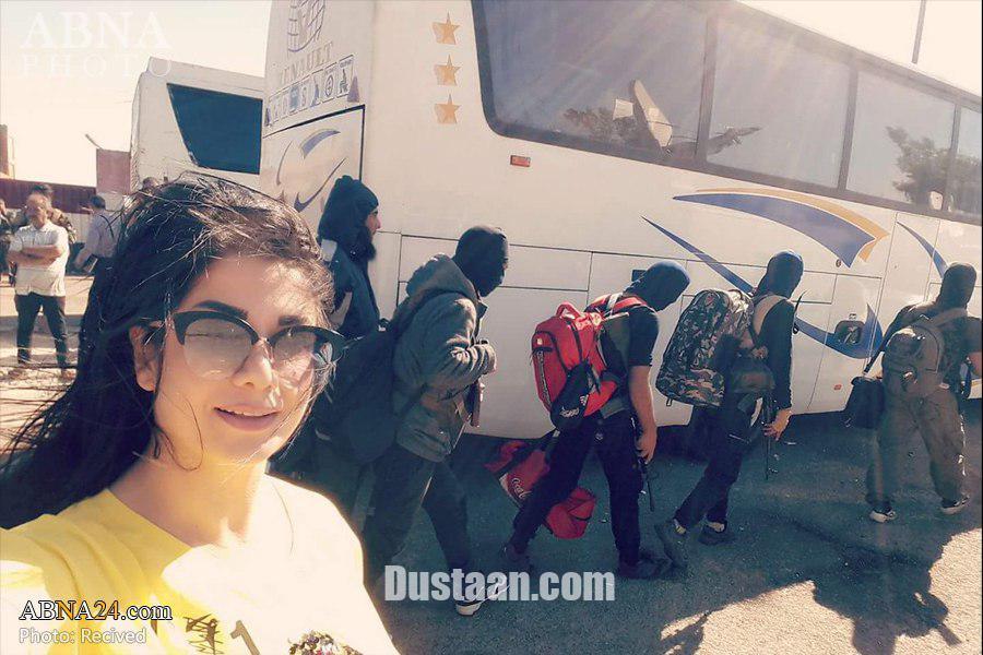 سلفی دختر سوری با تروریست های اسیر شده  +U;S