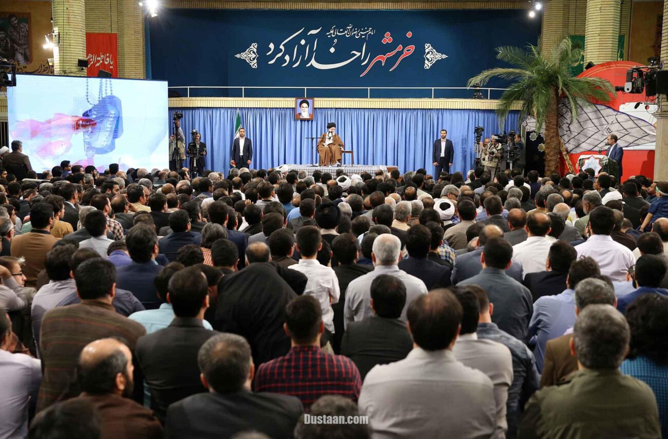 www.dustaan.com-تصاویری از مراسم شب خاطره دفاع مقدس با حضور رهبر انقلاب