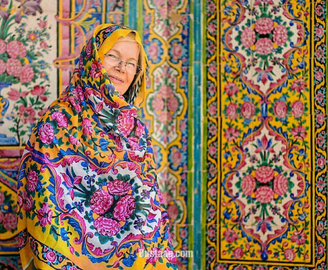 = پوشش گردشگر خارجی در مسجد نصیرالملک شیراز